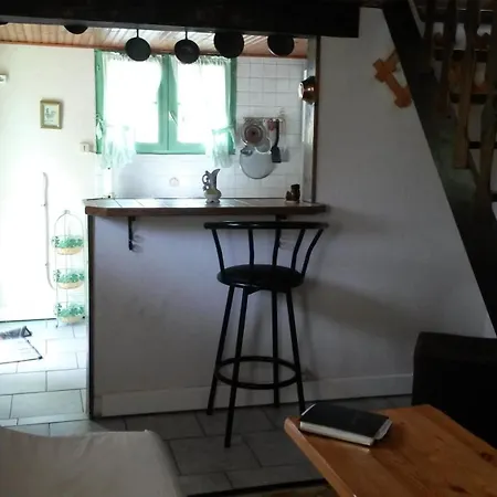 Holiday home Aux Chants Des Oiseaux Heudreville-sur-Eure